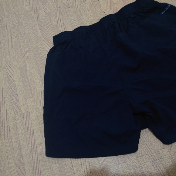 Adidas Areoready Men’s Black Active Sport Shorts Large IL5" W30 - Picture 8 of 10